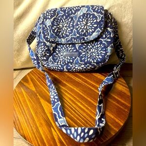 VERA BRADLEY Small Flap Crossbody Petal Splash -Retired Blue Floral Bag Purse